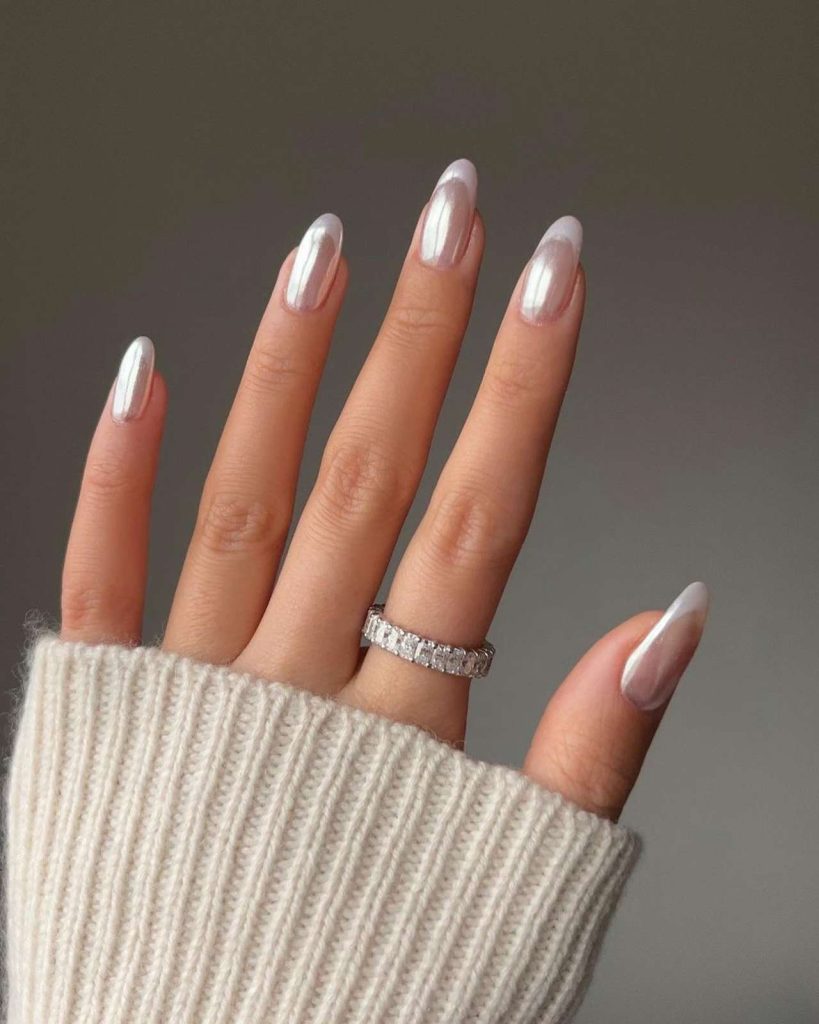 Las uñas perladas se han convertido en la gran tendencia del momento y hemos fichado 10 ideas de inspiración para que elijas tu favorita. @nailsbyalsn